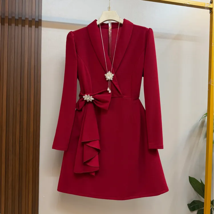 新款大码女装时尚气质轻奢西服领纯色高级优雅显瘦连衣裙