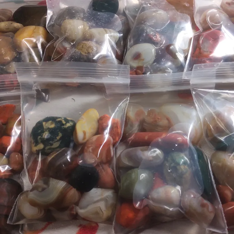 雨花石1-3cm鱼缸石随机一袋（约20颗左右）