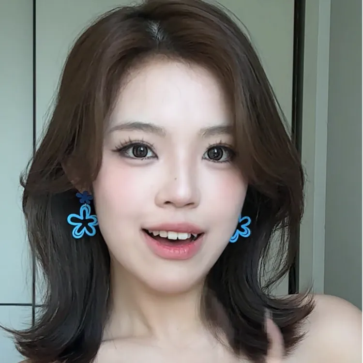 合金耳饰 甜美多巴胺蓝色拼接镂空花朵耳钉小众气质简约可爱耳饰商品图