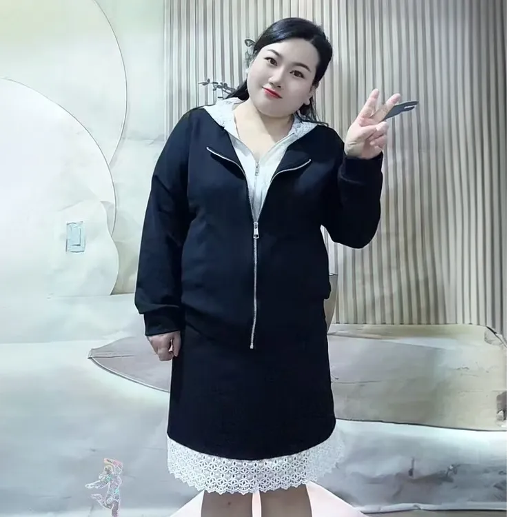 大码女装2025春季新款胖mm新款洋气蕾丝拼接卫衣半身裙两件套装裙