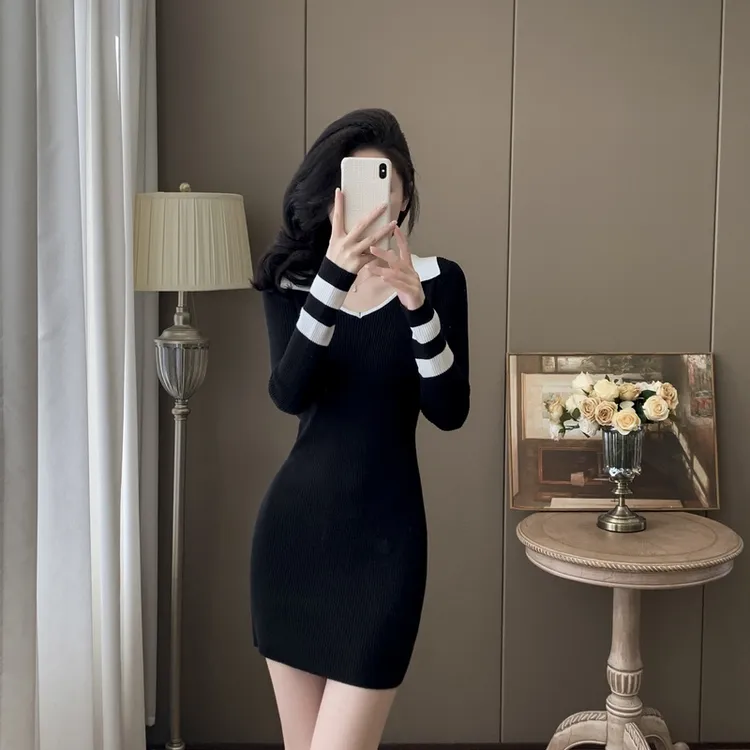 秋季针织连衣裙女2025新款显瘦配大衣小个子穿搭洋气包臀黑色裙子
