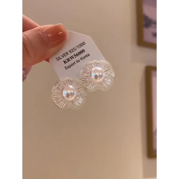 铜合金耳饰 复古法式镂空仿珍珠耳钉女2025新爆款高级感小众耳环