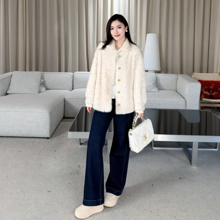 PM王囡囡 灰/米白色毛毛纽扣外套 ND1D2204