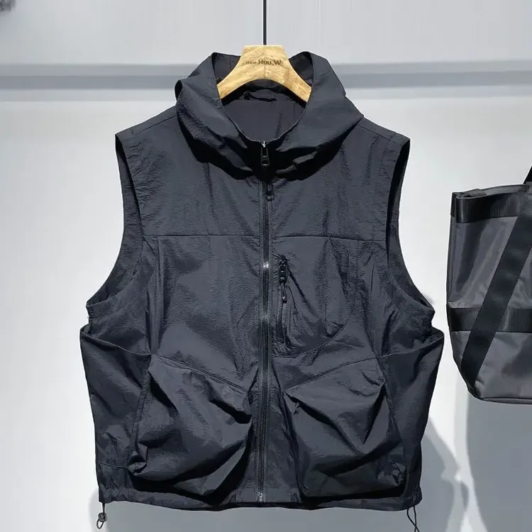 奥特莱斯/换季清仓春季薄款宽松工装马甲男定制休闲连帽型男马夹