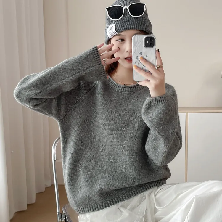 糖果色复古钩花毛衣女秋冬新款宽松慵懒风插肩袖温柔圆领套头针织