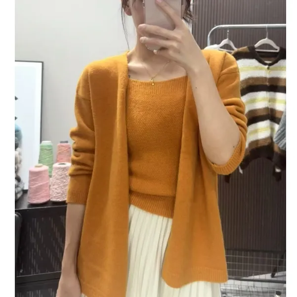 韩版温柔风宽松针织开衫吊带背心两件套 秋冬新款休闲毛衣女外套