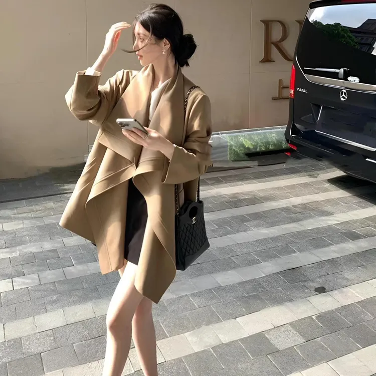 卡其色大翻领风衣女春秋季高级垂坠感系带不规则英伦大衣外套短款