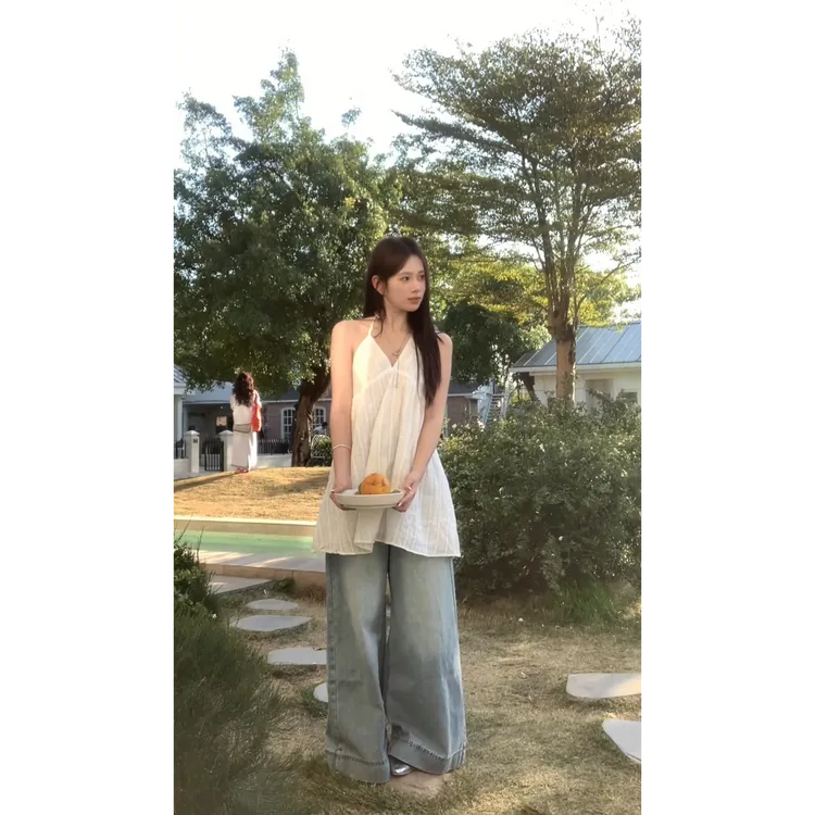 春季新款时尚气质设计感气质法式短款吊带连衣裙搭牛仔长裤套装女