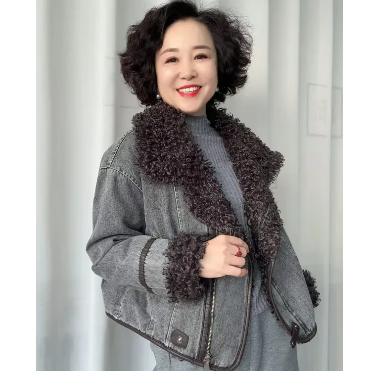 2912时尚毛领牛仔羽绒服（毛领不可拆）衣长54cm左右