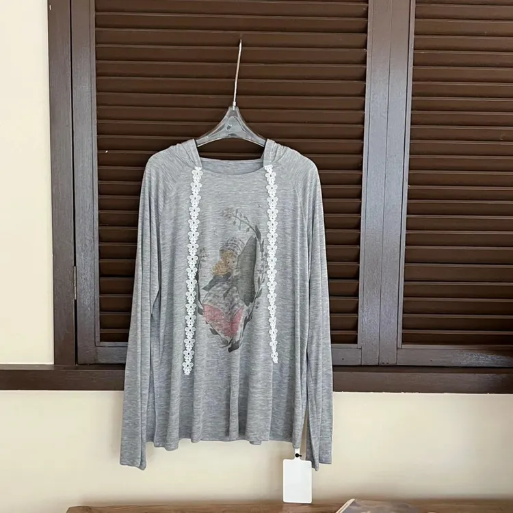 设计感印花微透防晒罩衫长袖女2025夏季新款慵懒风轻奢连帽上衣