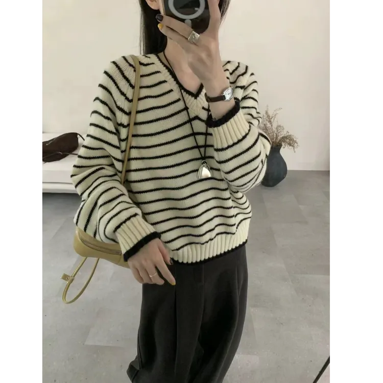 秋季新款套头条纹V领毛衣女宽松慵懒针织衫上衣