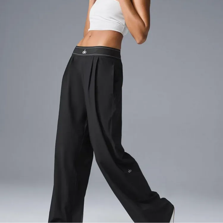 ALO  Yoga  Suit Up Trouser 宽松休闲长裤