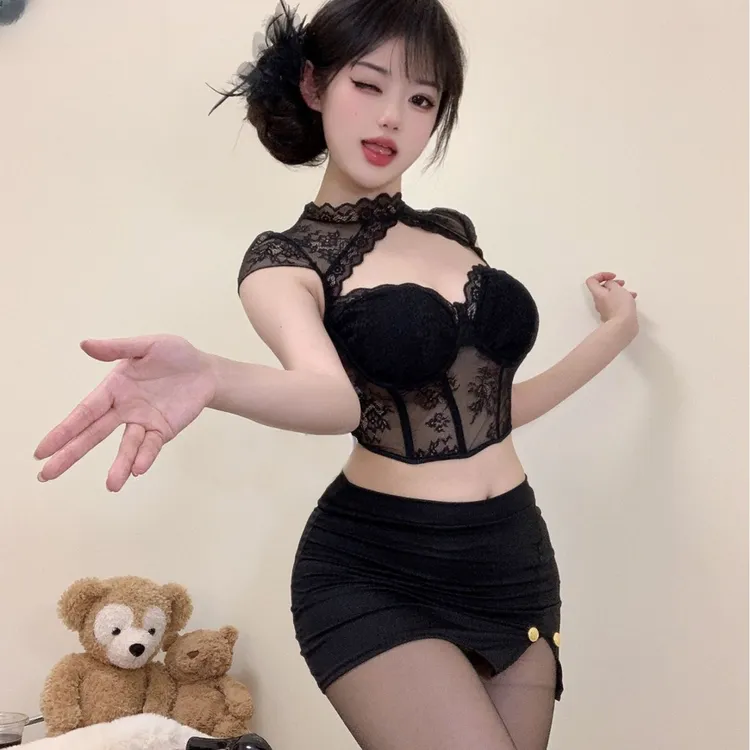 内衣宫廷风圆领蕾丝菱形性感镂空钢圈鱼骨修身上衣女