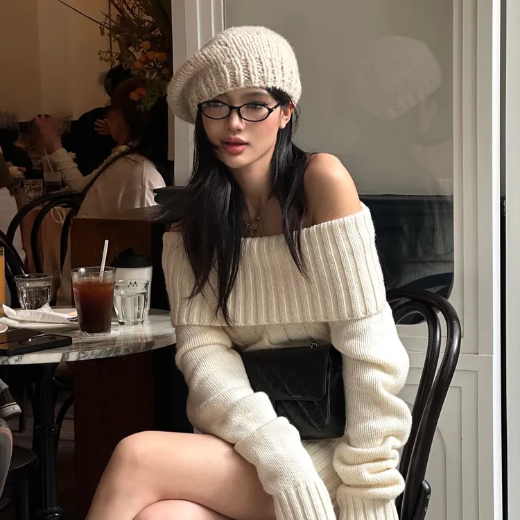 杏色麻花一字肩宽松休闲基础毛衣2025秋季新款辣妹显瘦针织上衣