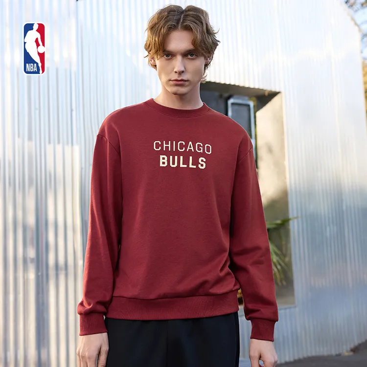 NBA官方湖人勇士公牛球场生活系列春季男女同款套头运动印花卫衣