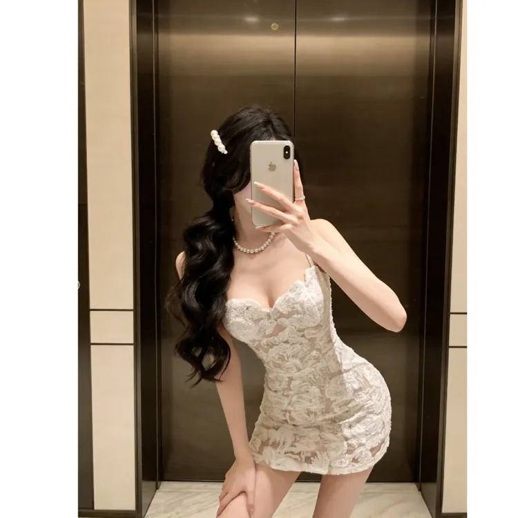 【山玥铃兰】纯欲性感立体花朵吊带蕾丝连衣裙女2026新款气质短裙潮