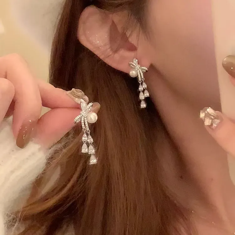 铜合金锆石耳饰 秋季轻奢蝴蝶结珍珠水滴流苏耳环女气质耳针耳饰