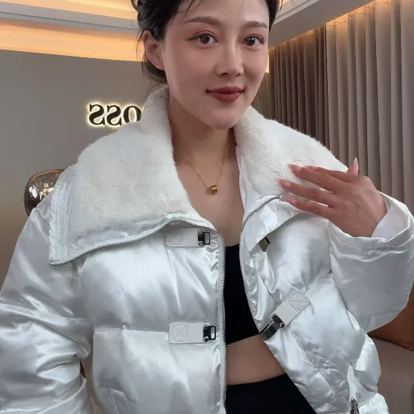 【耿老板6021#Y】欧版羔毛翻领设计师精致短款白鸭绒羽绒安心绒服女