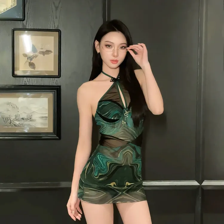 『青蛇』新中式改良旗袍挂脖时尚诱惑性感镂空自带胸垫睡裙