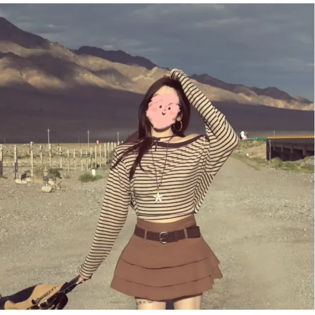 早秋时尚百搭斜肩条纹长袖上衣搭配高腰显瘦蛋糕半身裙套装女