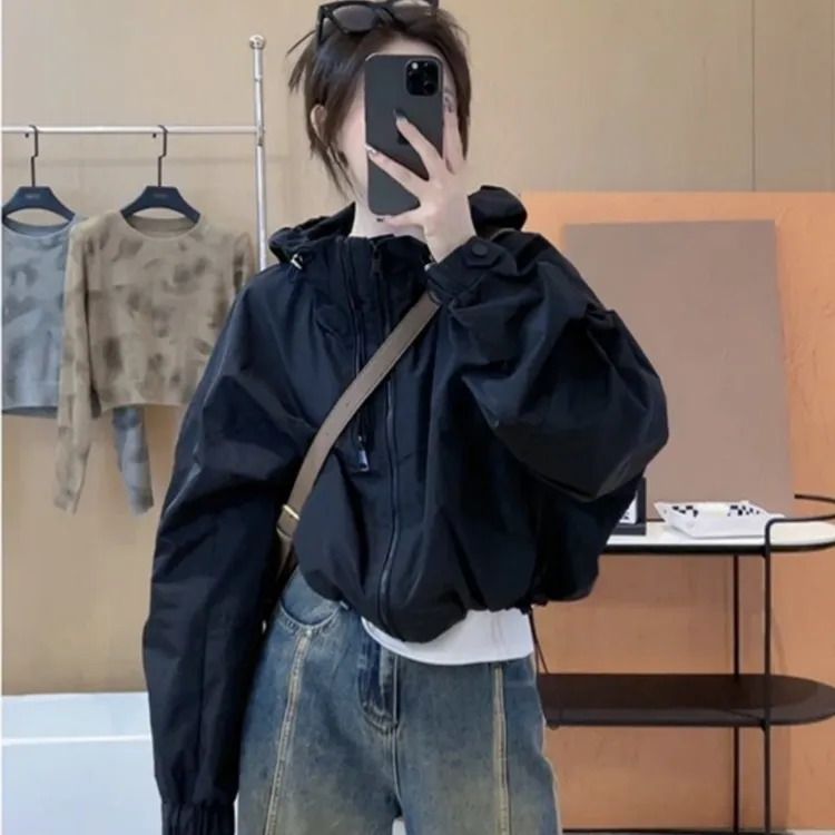 2841外套女春秋防风设计感短款冲锋衣运动休闲百搭连帽夹克宽松