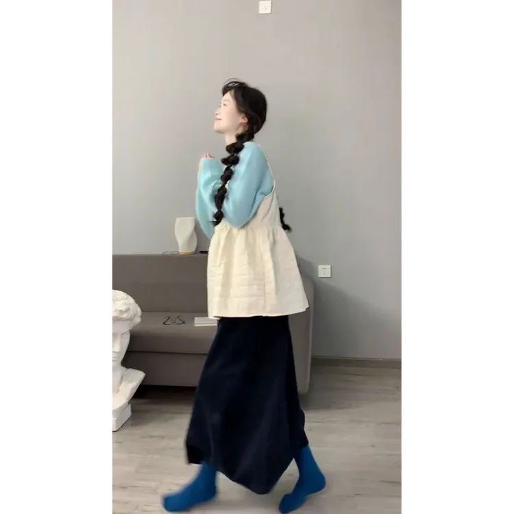 MARIE.COCO巨好看小众叠穿早秋毛绒绒蓝色系毛衣穿搭女休闲半身裙