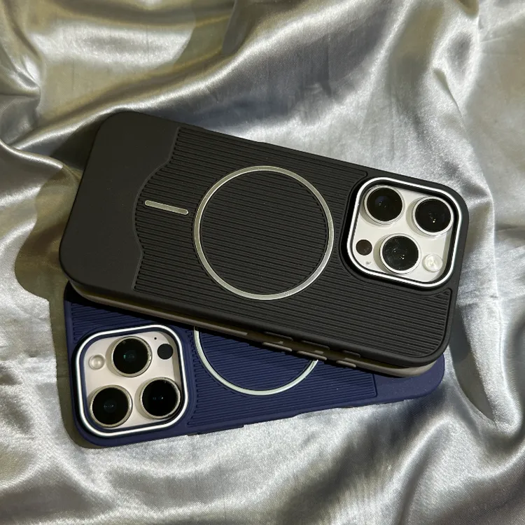 珊格纹新款磁吸适用iPhone16promax手机壳苹果17网红15简约13软