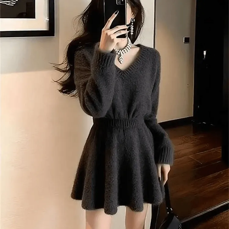 2025高级感小香风V领针织女秋冬新款长袖慵懒气质毛衣A字中长裙潮