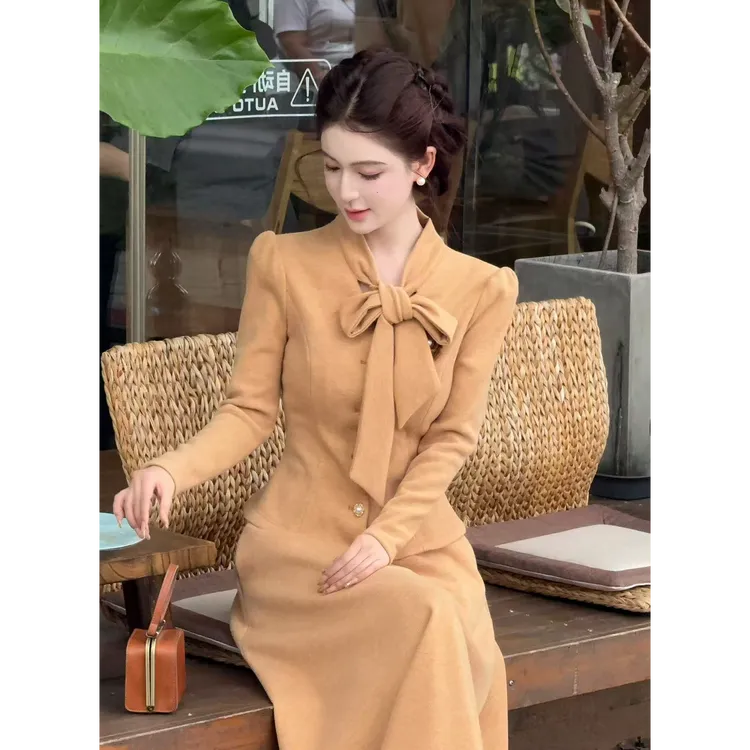 LiLi李李家【燕麦拿铁】温柔千金风设计感卡其色套装XMZH9722