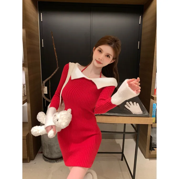 节日氛围感小众连衣裙女纯欲一字肩挂脖包臀裙辣妹别致毛衣短裙潮