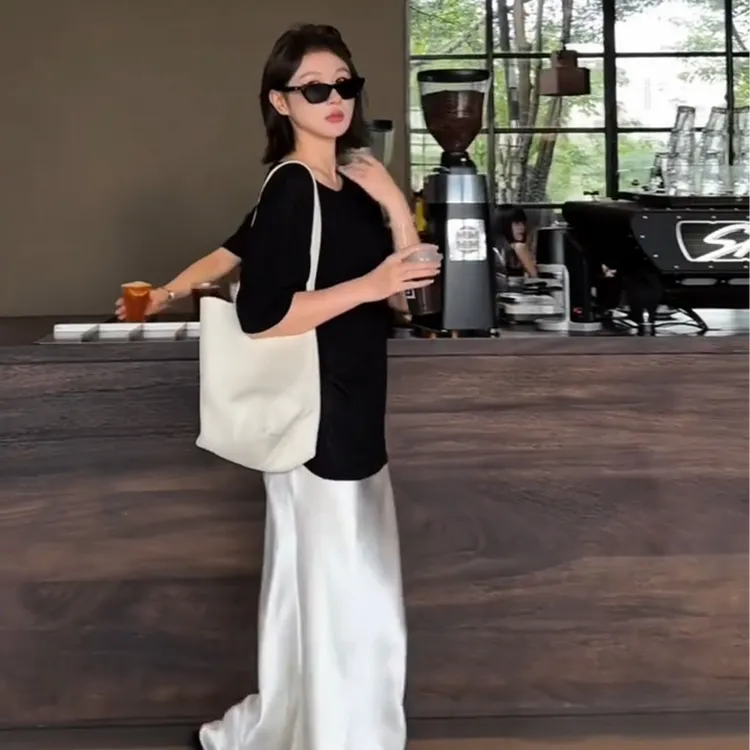 巨好看的夏装一整套感御姐穿搭轻熟小众不撞款黑色上衣半身裙套装