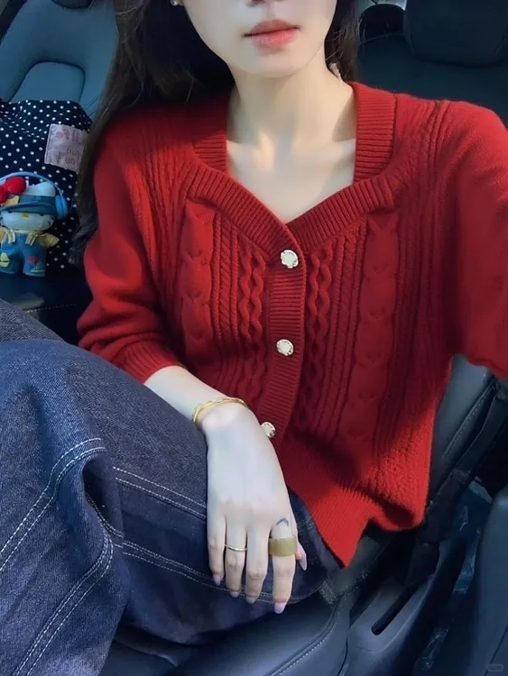 氛围感红色麻花纹针织开衫女秋冬2025新款圣诞跨年单排扣毛衣上衣