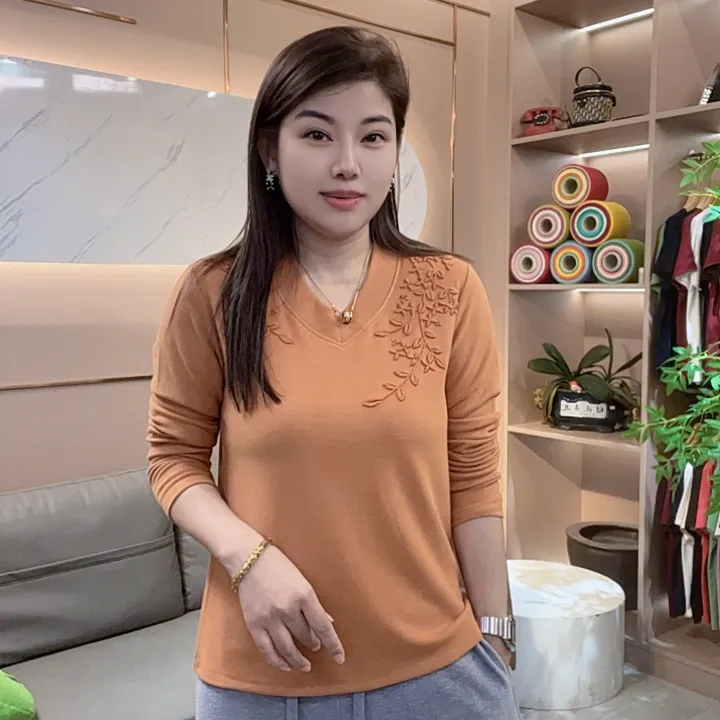 怡特美【棉暖肤绒—繁花似锦】冬季时尚刺绣洋气圆领长袖t恤68228