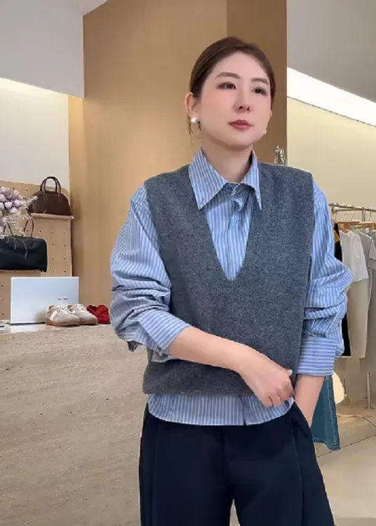 早秋V领羊毛马甲