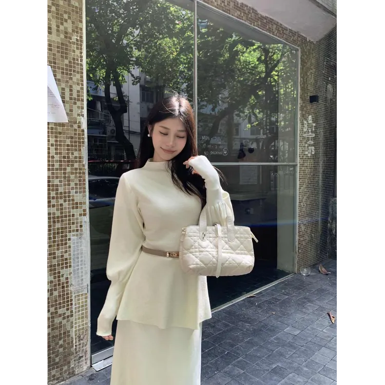 秋冬收腰加厚毛衣新款半高领灯笼袖显瘦气质针织衫上衣