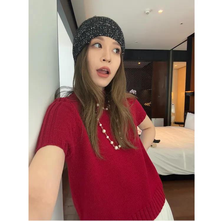 开春发财红 休闲显瘦半高领针织短袖简约纯色T恤