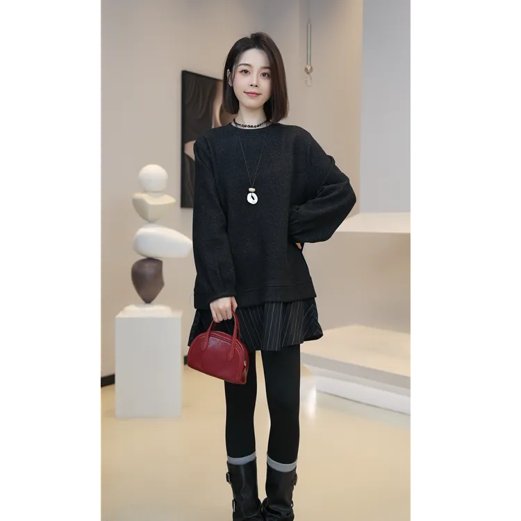 【芜阅】冬季新款时髦洋气圆领下摆拼接羊毛长袖卫衣裙E713