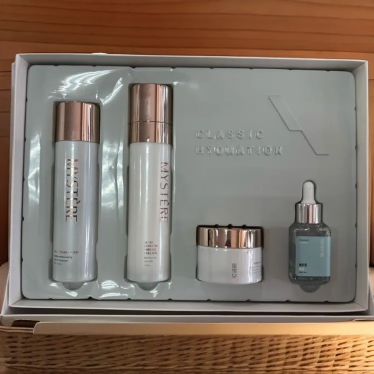高保湿滋润补水修护水乳面霜护肤品套装