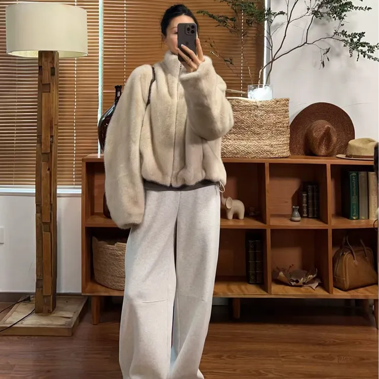 秋冬新款超柔软不掉毛保暖时尚外套