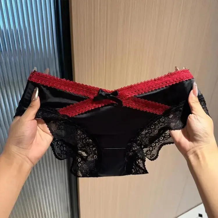 小香风纯欲蕾丝少女内裤女款薄款透气棉裆提臀收腹简约风三角短裤