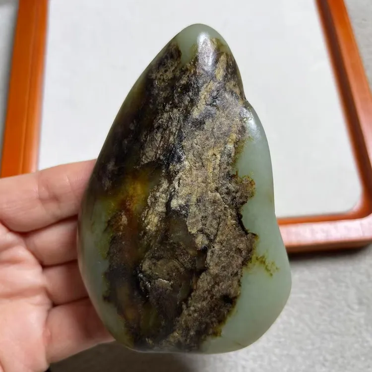 天然新疆原皮原色和田玉原石把件253克可雕刻可把玩和田玉原石