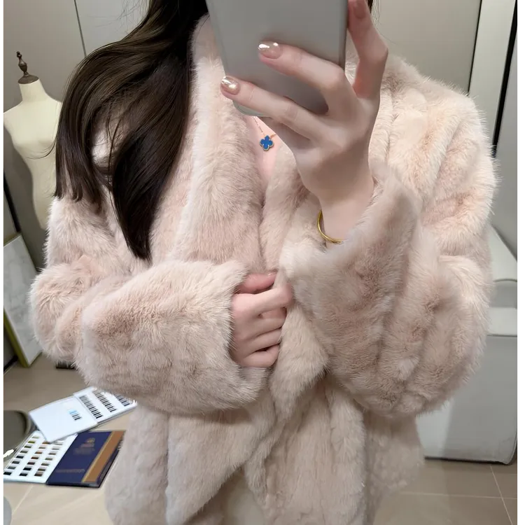 【哩哩专属】人造皮草 柔雾奶兔千金感温柔环保毛毛外套女冬季大翻领保暖上衣