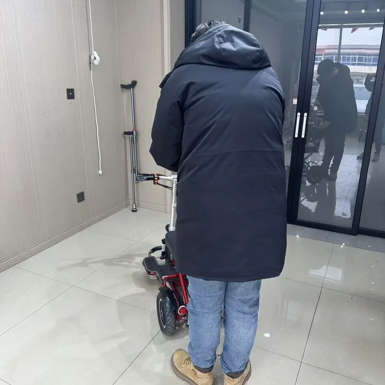 无障爱跨越款式无障爱手动轮椅车