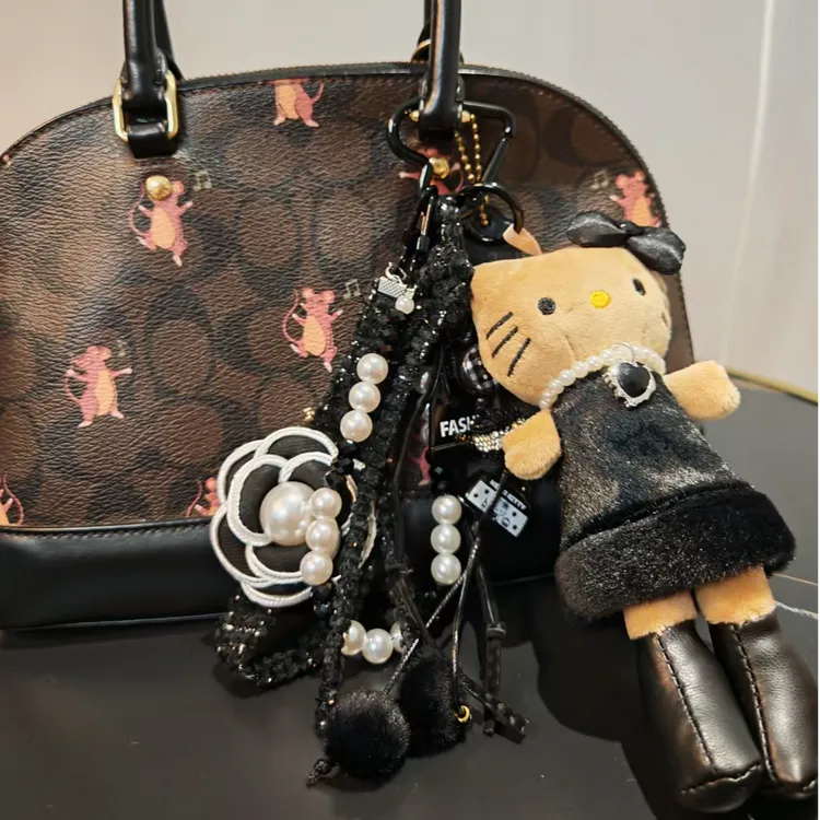 黑皮Kitty猫秋冬百搭超级品质韩系ins风高级包包挂饰女生礼物