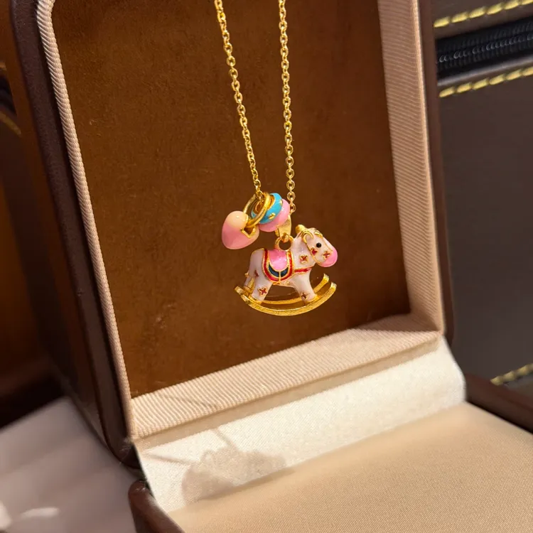 铜合金珐琅项链 马卡龙色摇摇木马吊坠彩色小跑环项链锁骨链女