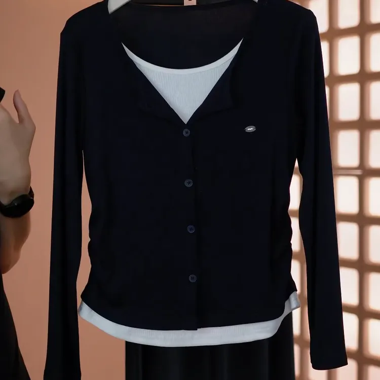 秋季新品撞色假两件T恤扣子百搭休闲洋气女装长袖C6056