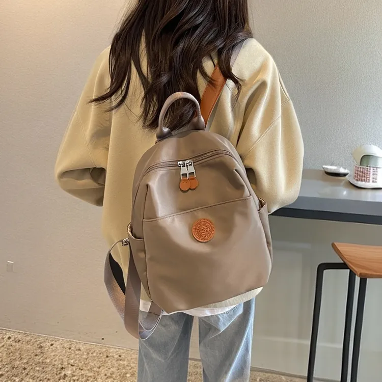双肩背包女轻便尼龙简约通勤旅行背包百搭宝妈出行大学生女士书包