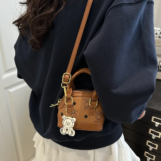 可爱迷你贝壳包百搭通勤斜挎包2025秋冬超火老花口红包出游手提包