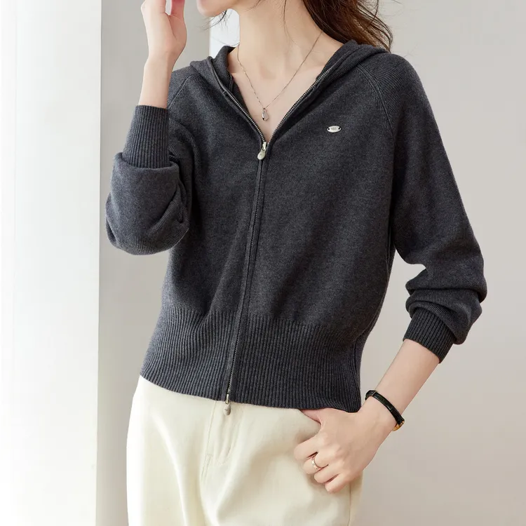 曼德西比利2025秋冬新款洋气连帽拉链针织开衫短修身外套百搭上衣