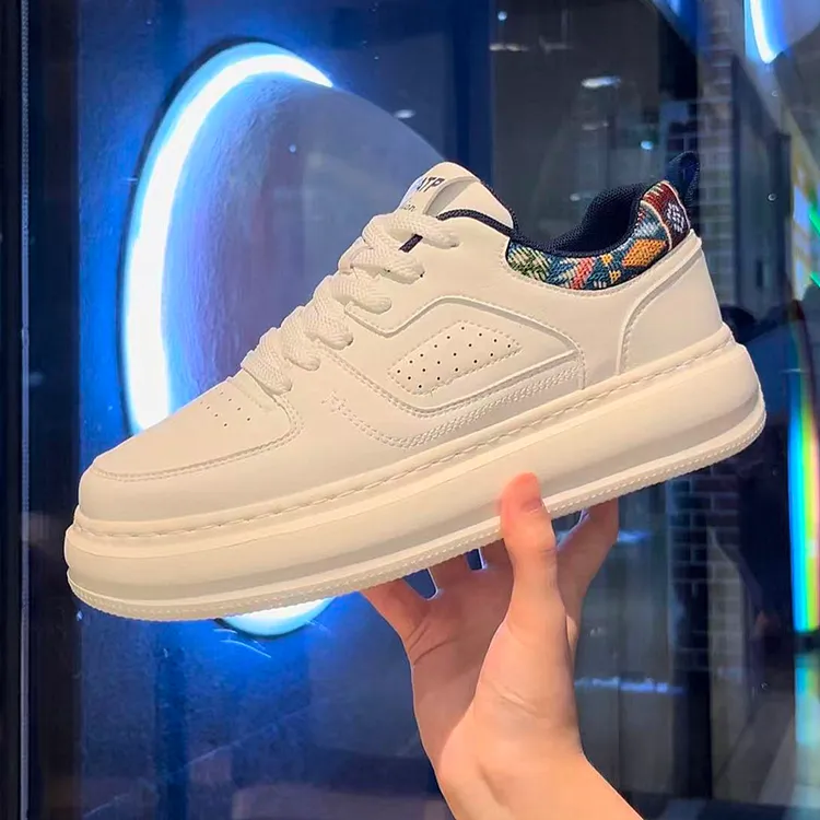 冬季新款男鞋轻便软底休闲板鞋百搭时尚运动鞋男士低帮潮流小白鞋